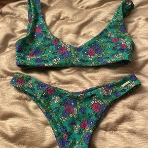Blackbough swim daisy daze swimsuit set